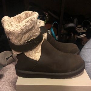 Ugg Cassidee Boot size 8